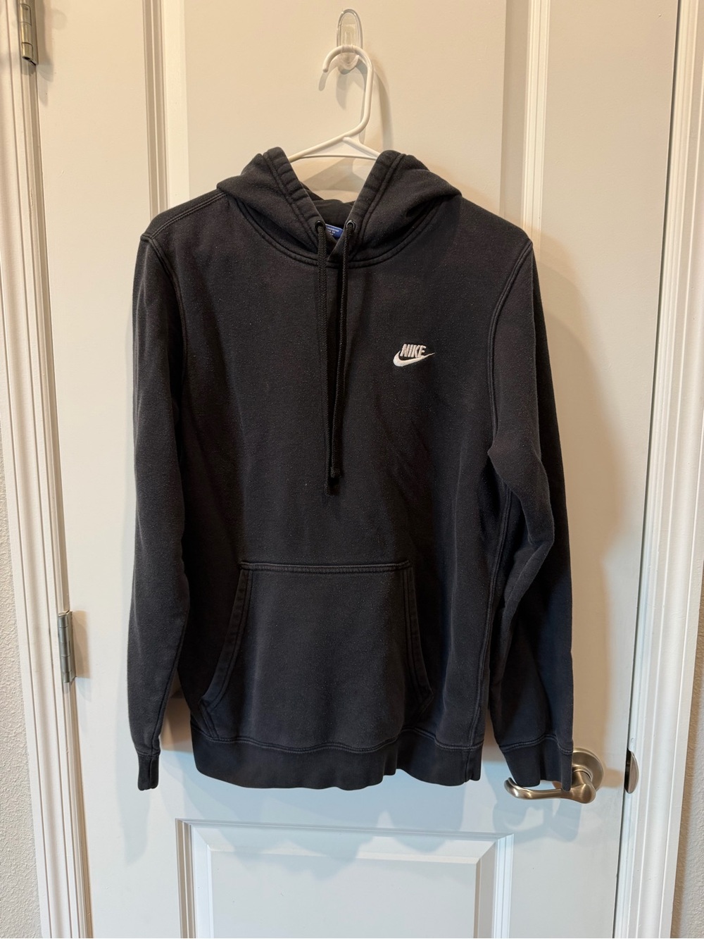 Mens small Nike Black Men's Pullover Hoodie with White Logo